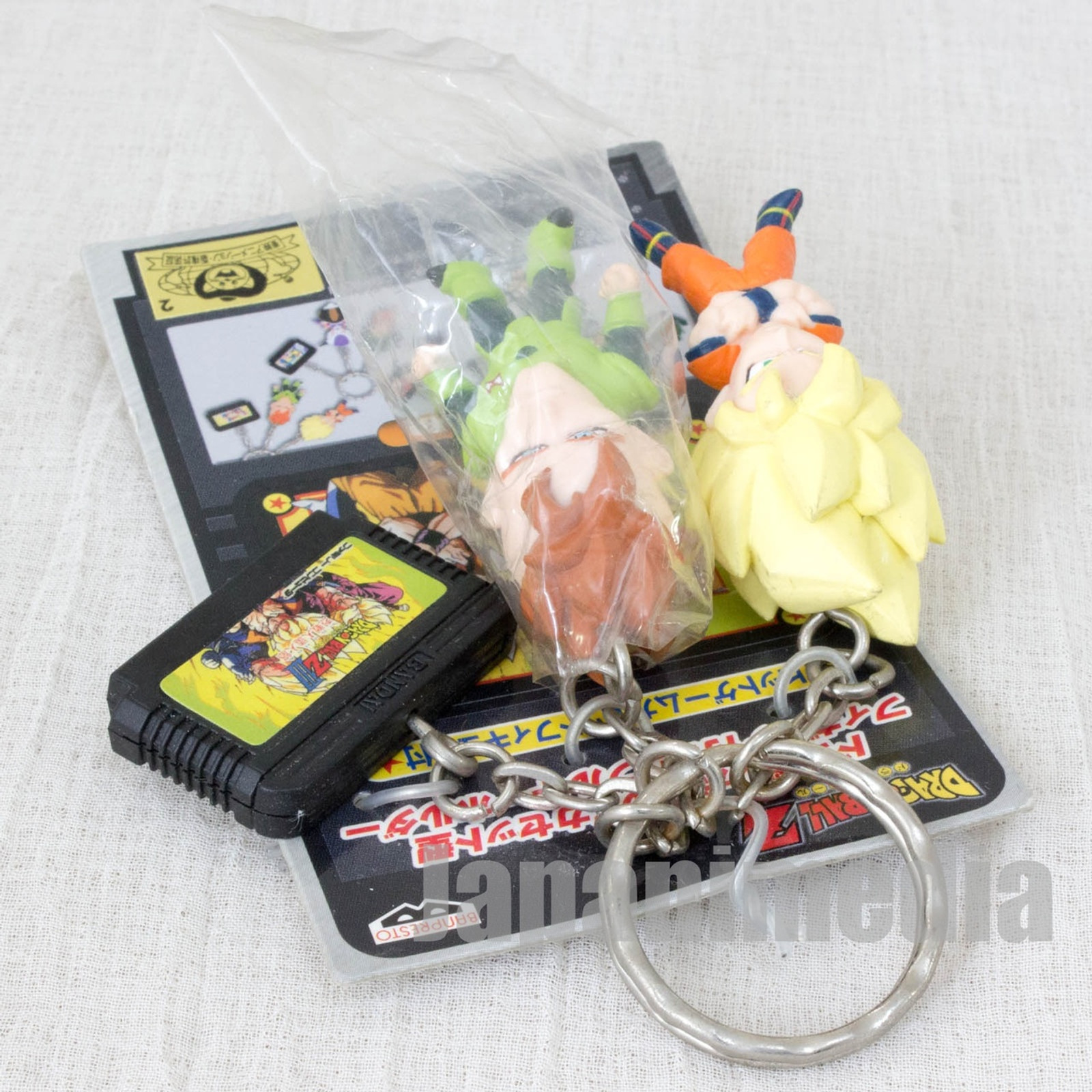 Dragon Ball Z Gokou & Android #16 & Famicom Cassette Figure Keychain Banpresto