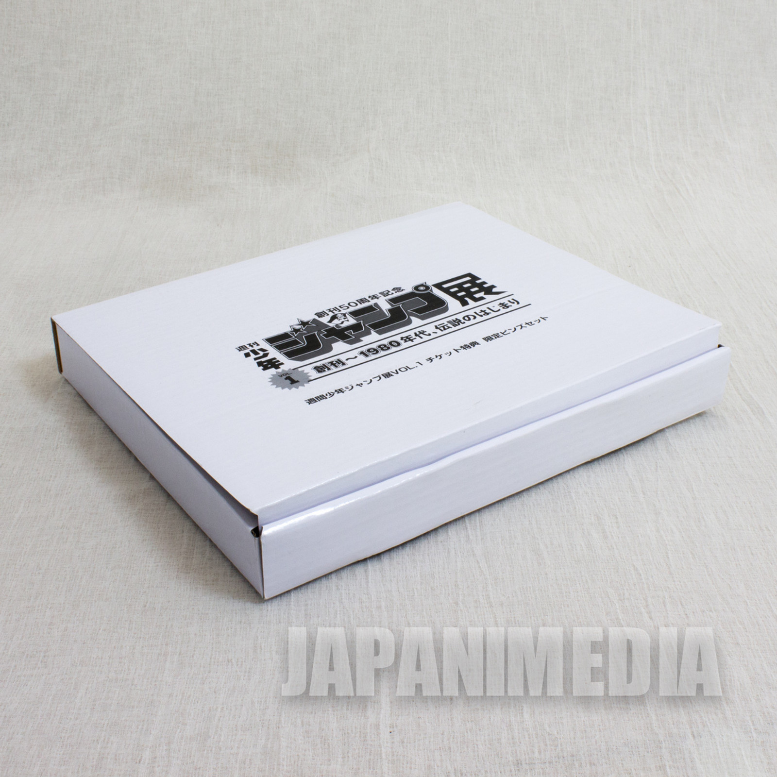 Weekly Shonen Jump Exhibition Launching~80's Magazine Jacket Pins Set Limited