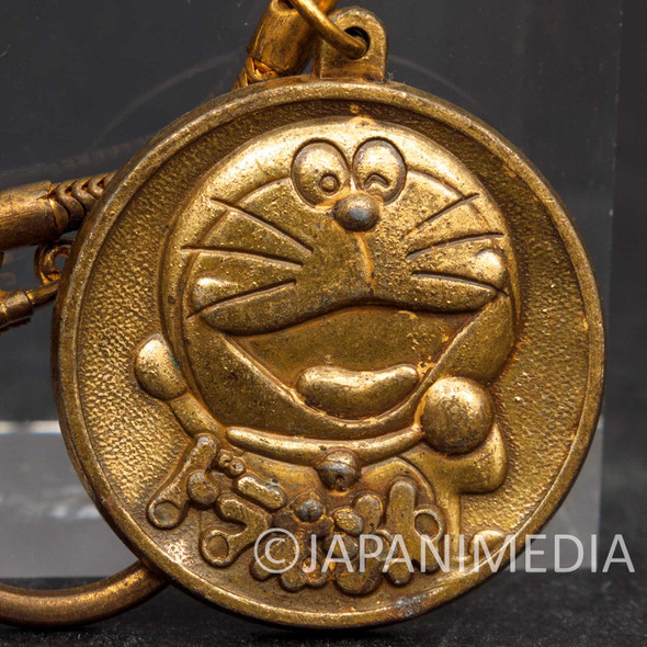 Retro RARE! Doraemon Metal Medal Mascot Keychain / Nissin Shokuhin Japanimedia Store FRONT