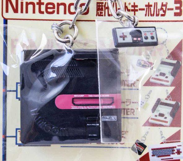 Nintendo Game Console History Miniature Figure Key Chain Twin Famicom JAPAN Japanimedia Store FRONT
