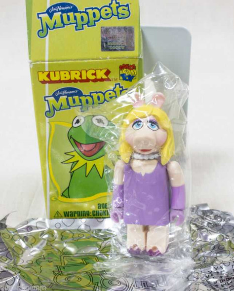 MUPPETS Miss Piggy Kubrick Medicom Toy JAPAN FIGURE Japanimedia Store FRONT