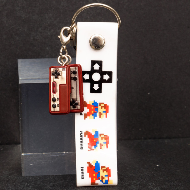 Nintendo Famicom Miniature Figure Strap Super Mario Bros. Ver. 3 JAPAN GAME NES 2 Japanimedia Store FRONT