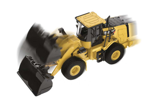 Diecast Masters 25003 1/24 Cat RC 950M Wheel Loader