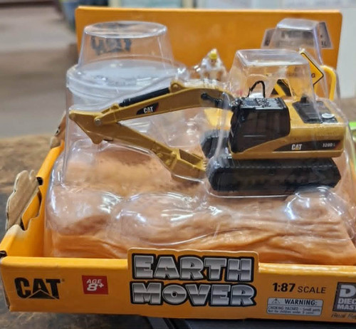 Series II M318D Wheel Excavator Earth Mover Playset