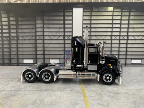 KENWORTH SAR AERODYNE - Black with Spider