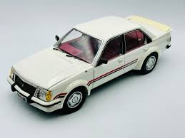 Holden VC HDT Commodore - Palais White