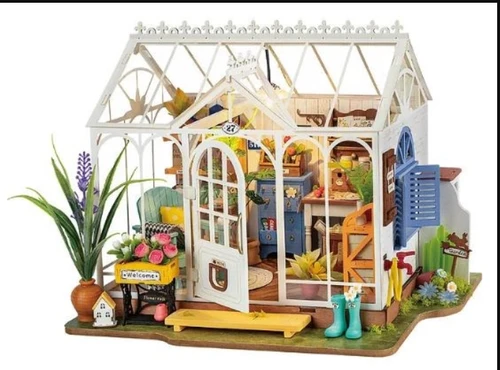 DIY Dreamy Garden House