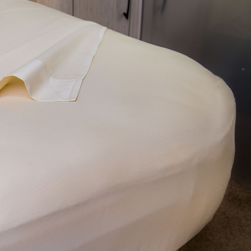 Sheet set for Airstream with NoTuck Top Sheet®