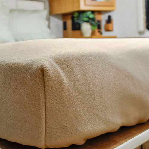 NoTuck™ fitted design