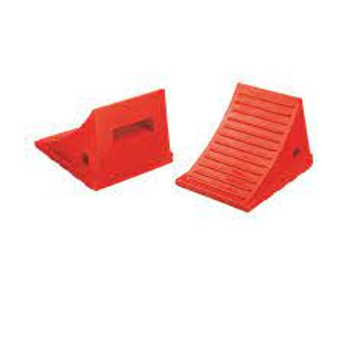 Cales-roue polyuréthane orange 7-1/2" x 8-1/2" x 6-1/4" Cales-roue polyuréthane orange 7-1/2" x 8-1/2" x 6-1/4"