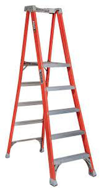 Escabeau industriel robuste Pro Platform FXP1700, 8,8', 300 lb Escabeau industriel robuste Pro Platform FXP1700, 8,8', 300 lb