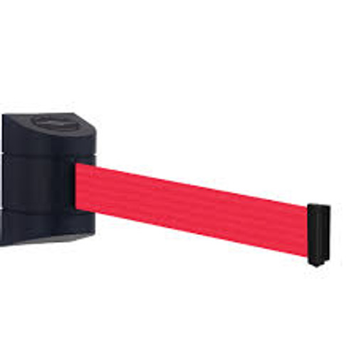 Unité murale TensabarrierMD en plastique avec fixation par vis, ruban de 30' de couleur rouge. Unité murale TensabarrierMD en plastique avec fixation par vis, ruban de 30' de couleur rouge.