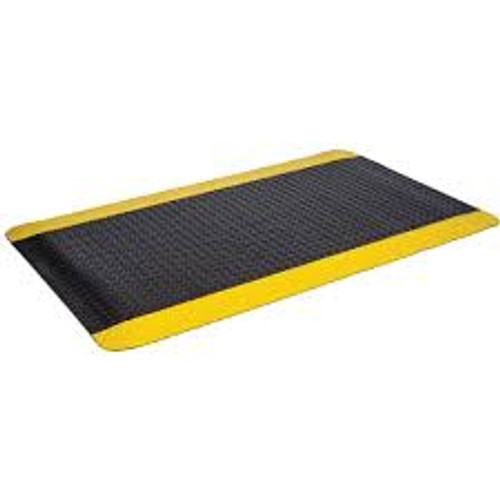 Tapis industriel plateforme Losange 3' x 12' x 9/16" Noir/Jaune Éponge PVC Tapis industriel plateforme Losange 3' x 12' x 9/16" Noir/Jaune Éponge PVC