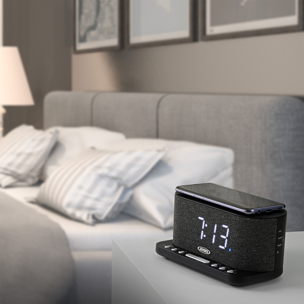 Jensen Dual Alarm Clock Radio with Wireless Qi Charging