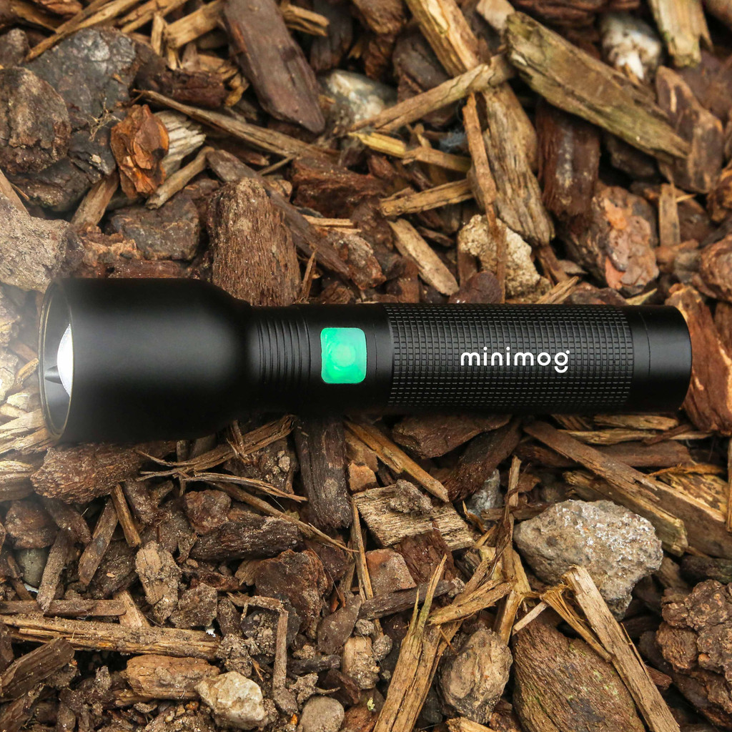 reNew Extreme Rechargeable Zoom Flashlight