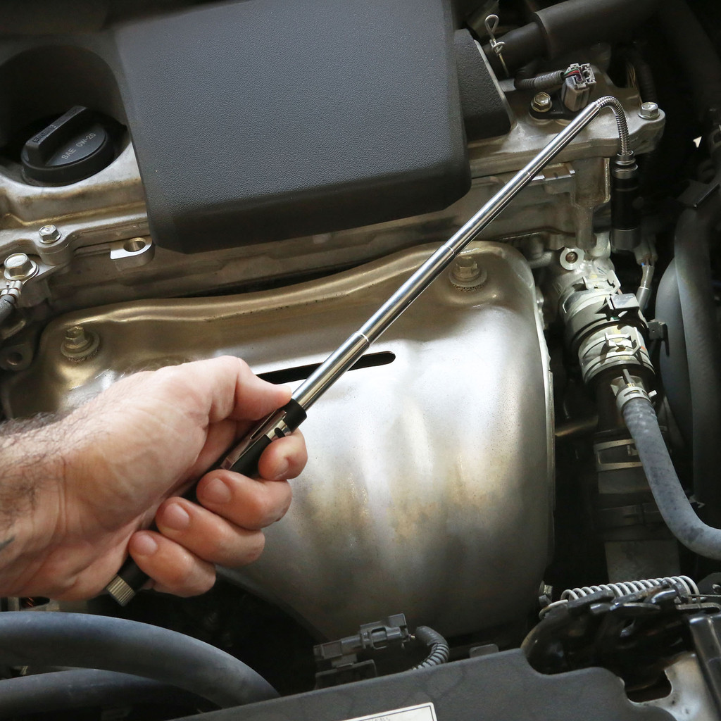 reNew Rechargeable Telescopic Work Flashlight