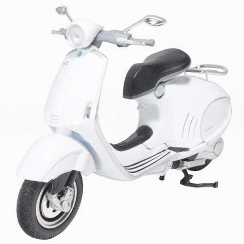 NewRay 1:12 Scale Toy Vespa 946