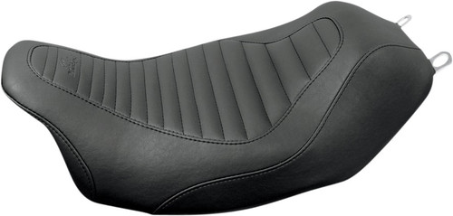Mustang Tripper Solo Driver Seat Tuck & Roll 4.5 (76955)