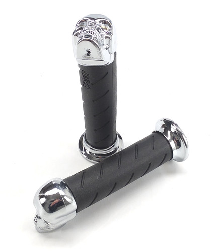 Pro Grip Skull Cruiser Black/Chrome Grips for 7/8" Handlebars (PA0862CRSK02)