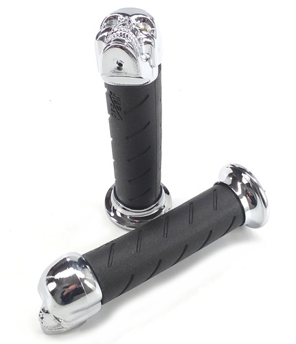 Pro Grip Skull Cruiser Chrome/Black Grips for 1" Handlebars (PA0862HDSKCR)
