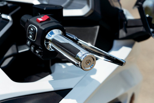 Kuryakyn Chrome Omni Grips (6764)