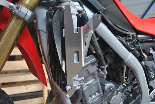AXP Aluminum Radiator Braces (AX1358)