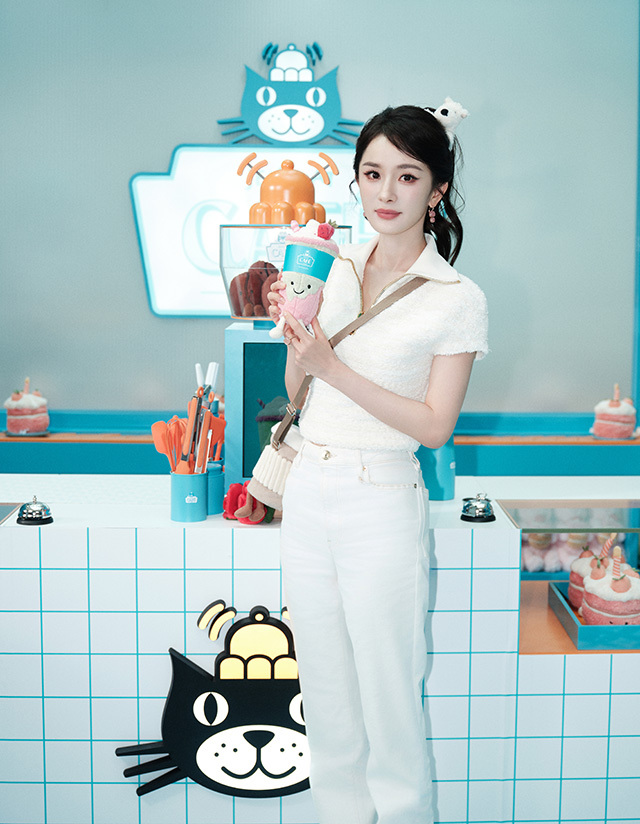 Jellycat Cafe Shanghai and actress Yang Mi