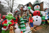 Top 5 Tips for Putting Up Yard Inflatables This Year