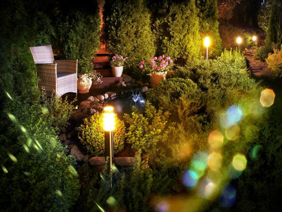 6 Outdoor Lighting Ideas For Your Next Party