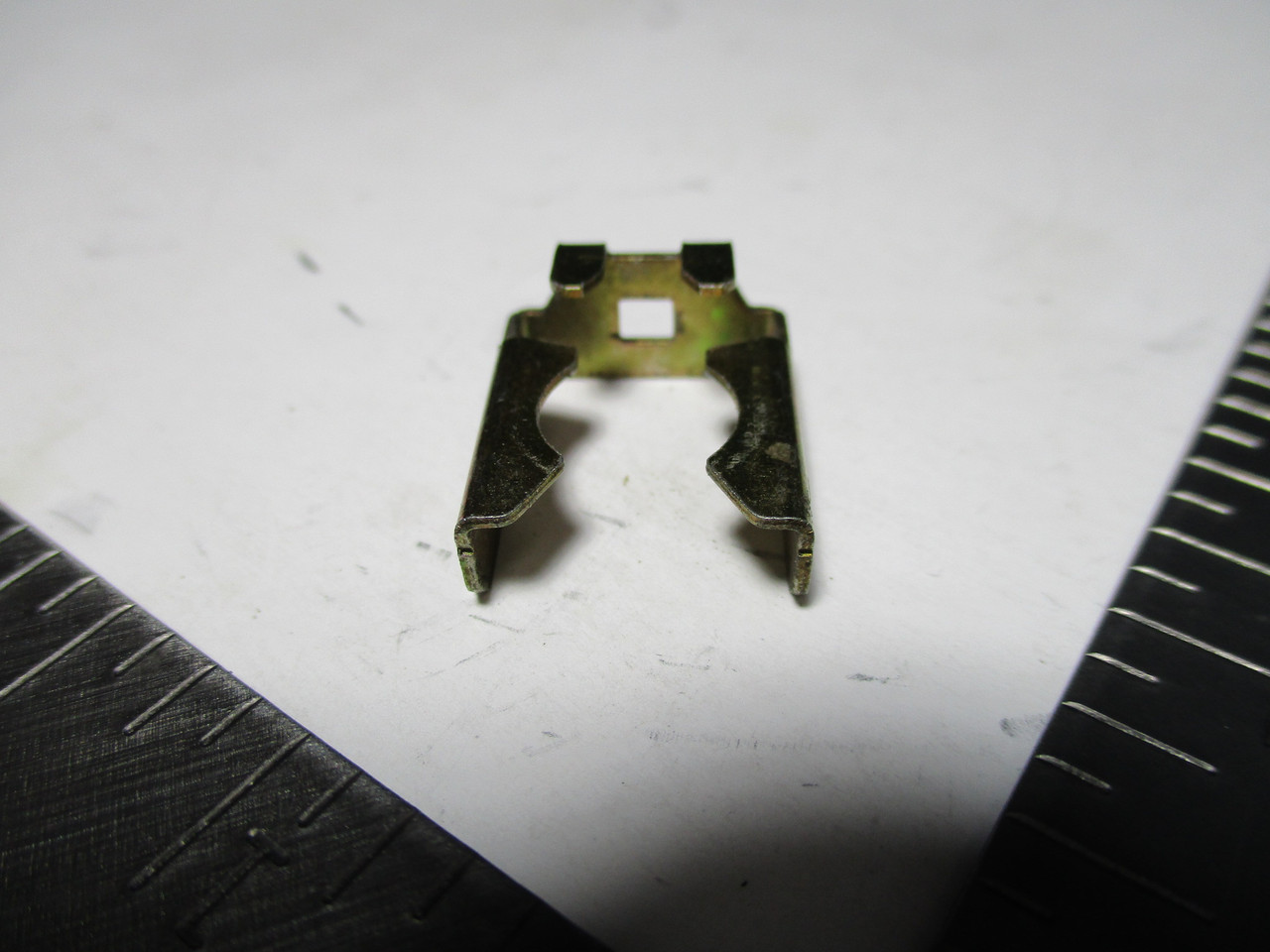 Set Of 4 Genuine Porsche Fuel Injector Retaining Clamps – 914, 912E, 928
