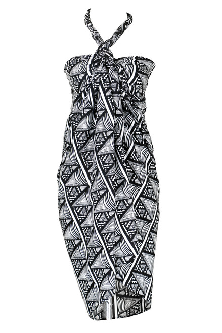 1 World Sarongs Pyramid Motif in Black and White-1WW 1 World Sarongs Pyramid Motif in Black and White-1WW