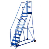 Escalera alta con plataforma de seguridad con 11 peldaños