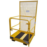 Plataforma de acceso para una sola persona montada adaptable a carretilla elevadora sobre un fondo blanco.