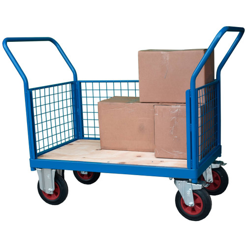 Platform flatbed truck with swivel and fixed castors, as well as a scratch resistant epoxy treated plywood base Platform flatbed truck with swivel and fixed castors, as well as a scratch resistant epoxy treated plywood base