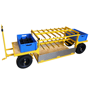 Remolque con plataformas para transportar cajas con una caja azul en cada extremo