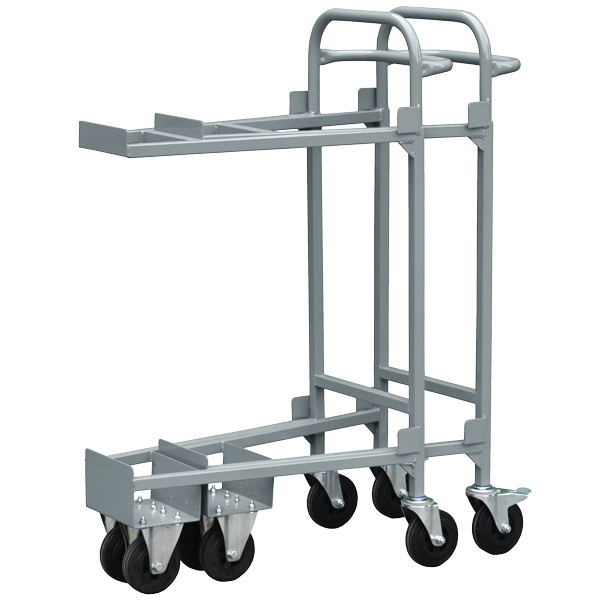 Carros del sala de correos aparcados juntos