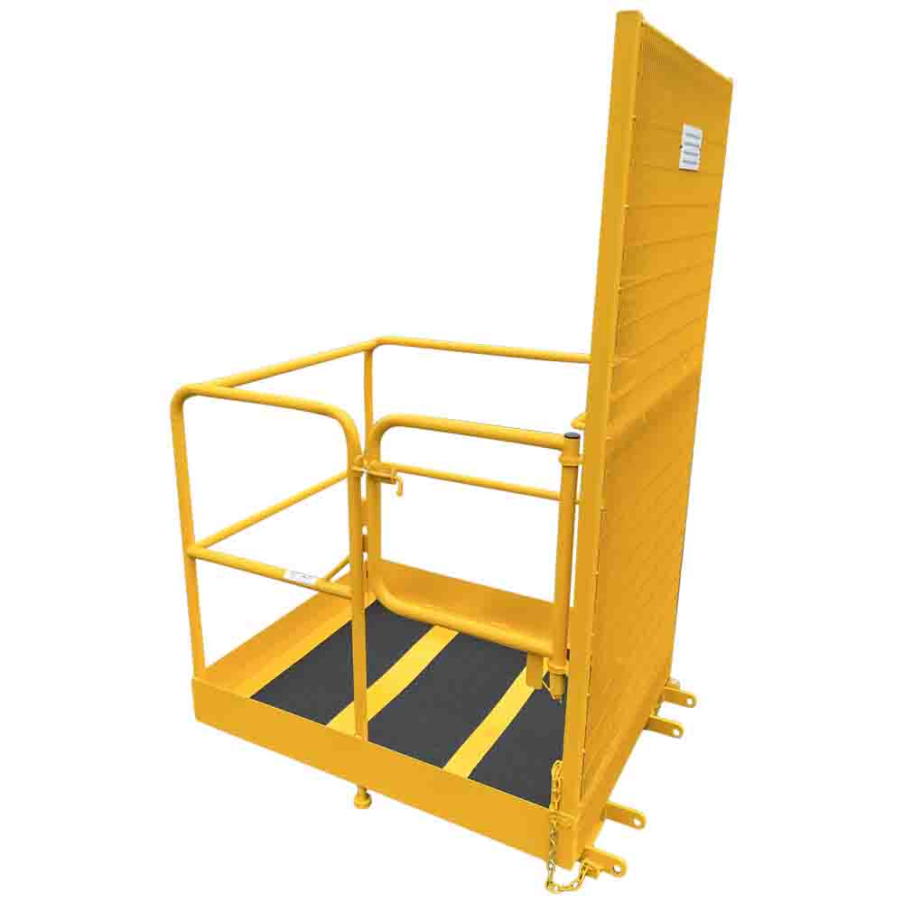 Vista lateral de plataforma elevadora amarilla con puerta para dos personas.