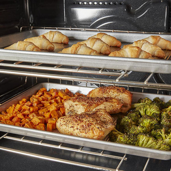 Whirlpool® 4.3 Cu. Ft. Single Wall Oven with Air Fry When Connected WOES5027LZ