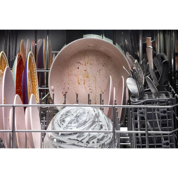 Whirlpool® Large Capacity Dishwasher with 3rd Rack WDT750SAKB