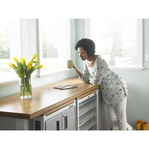 Gladiator® 30" (76.2 cm) Solid Shelf GAWA30SFRG