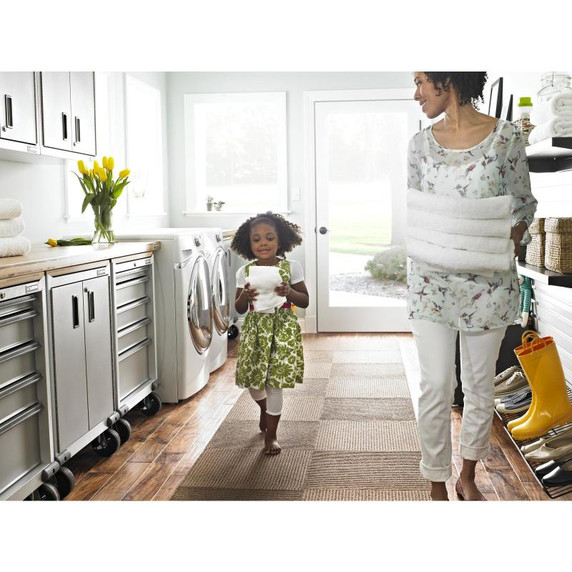 Gladiator® 30" (76.2 cm) Solid Shelf GAWA30SFRG