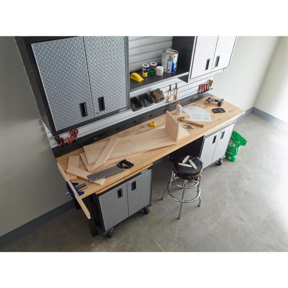 Gladiator® 30" (76.2 cm) Solid Shelf GAWA30SFRG