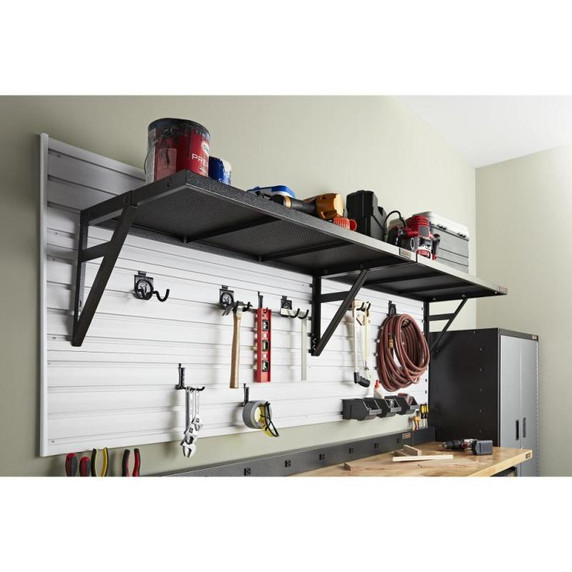 Gladiator® 6' (182.9 cm) Wide 9-Outlet Workbench Powerstrip GAAC68PSDG