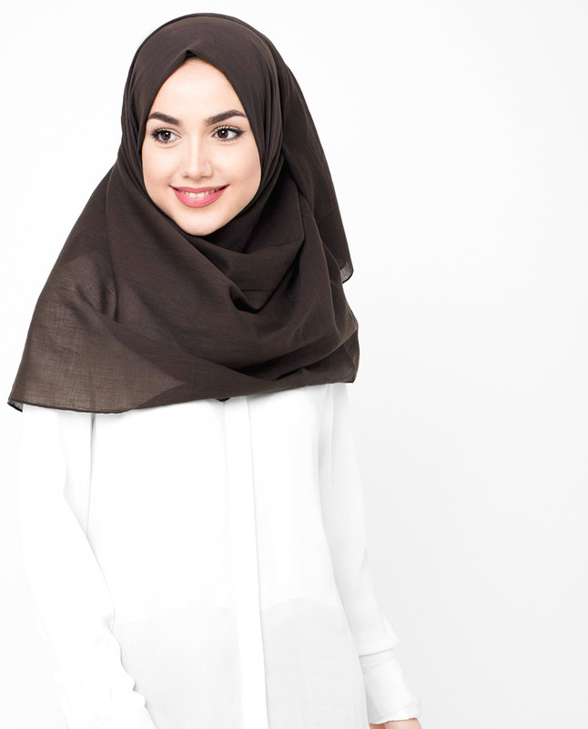 Brown hijab scarf style