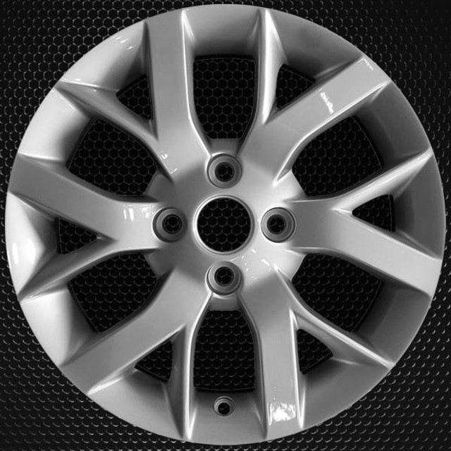 15" Nissan Versa OEM wheel 2014-2019 Silver alloy stock rim 403009KK0A