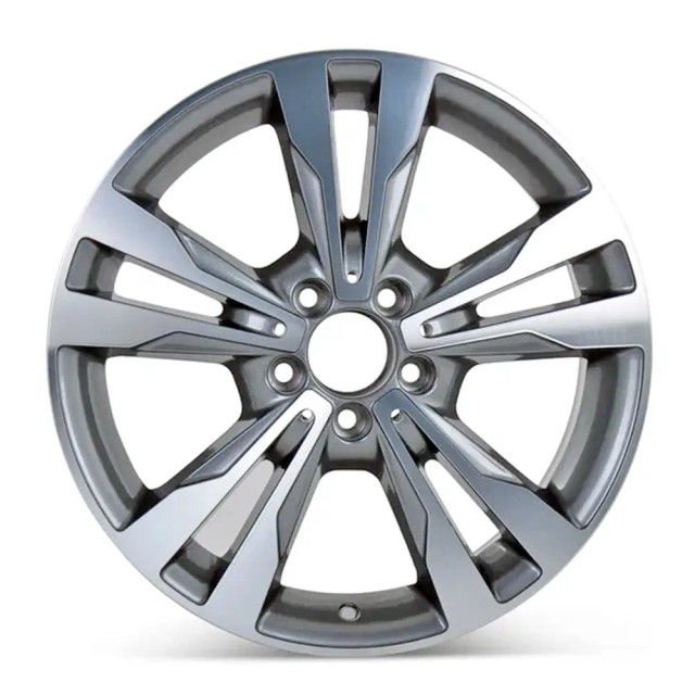 Front view of a 18x8.5 Mercedes C300 replica wheels Machined Charcoal rim 2054012902