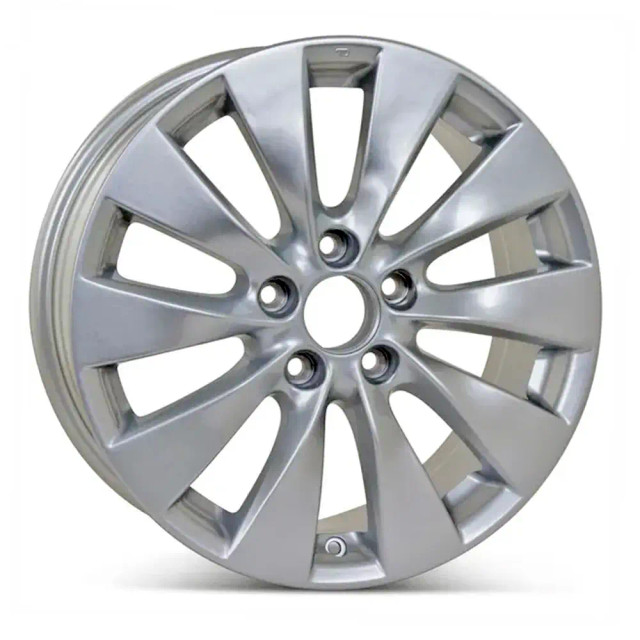 Angle view of a 17x7.5 replica wheel replacement for 2012-2015 Honda Accord rim T2A17075B