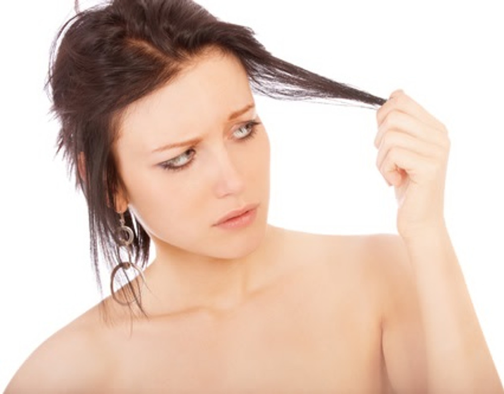 4 COMMON CAUSES THAT CAN SLOW HAIR GROWTH