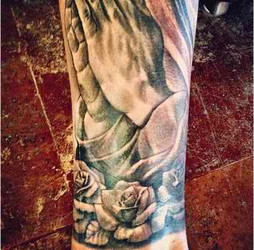 JUSTIN BEIBER NEW TATTOO: PRAYING HANDS