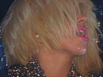 FREQUENT HAIR COLOUR CHANGE CAUSES PROMINENT CELEBRITY TO LOSE HAIR